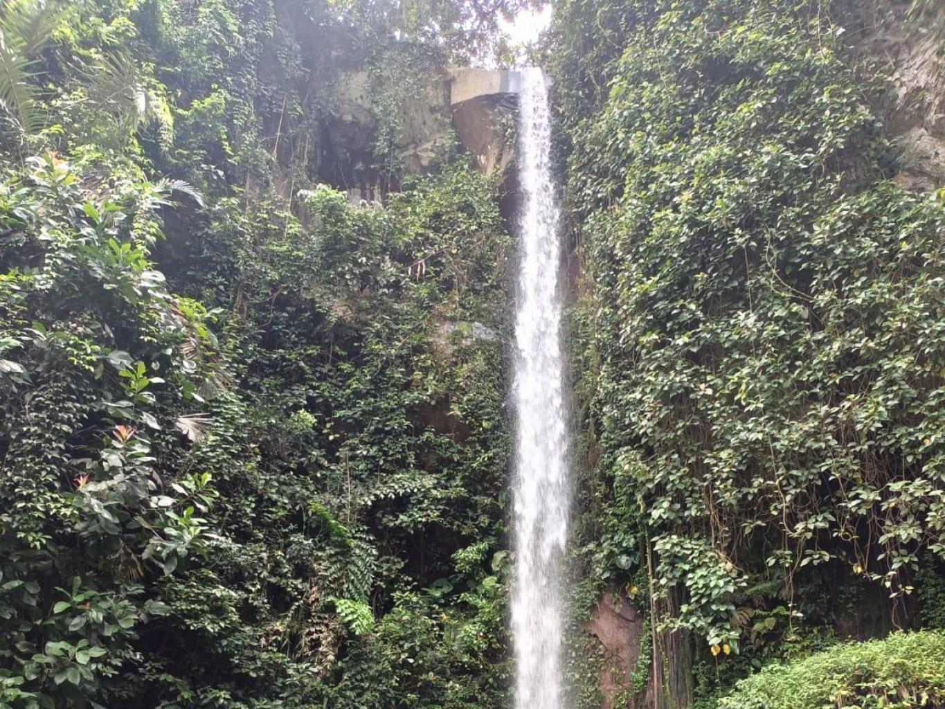 Wisata Alam Air Terjun Curug Cigumawang Desa Padarincang